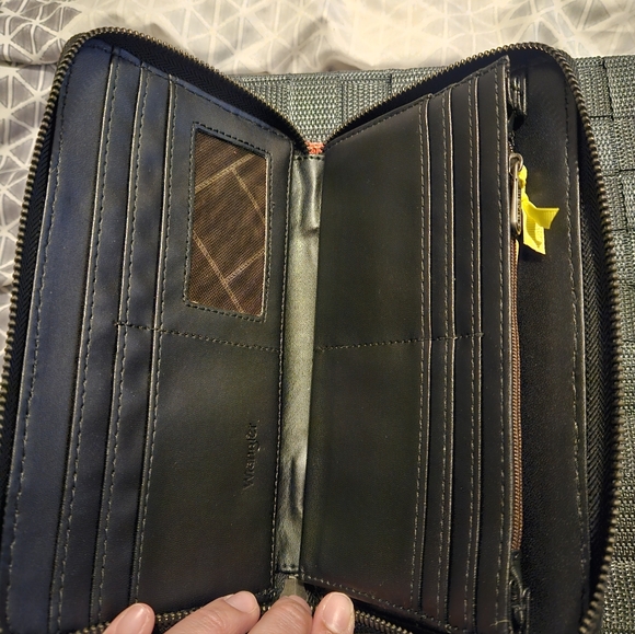 Wrangler Wallet - Picture 3 of 3